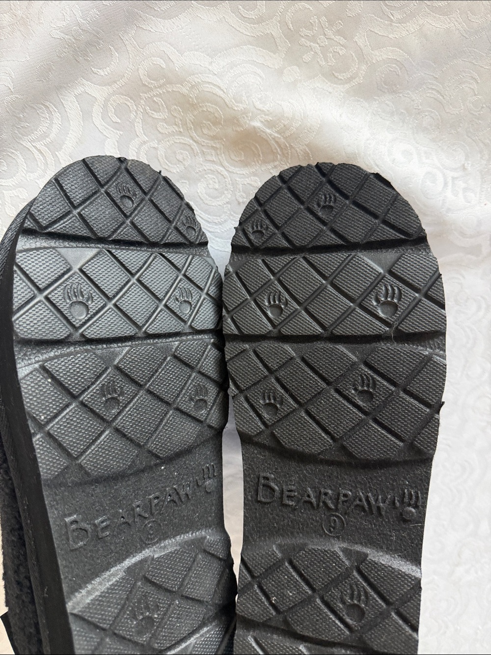 Bearpaw Cozy Black Sherpa Slip-On - Picture 12 of 16